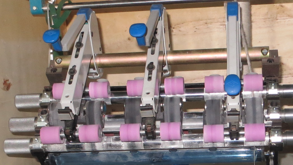 Máquina hilada compacta de laboratorio AT211